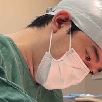 菅野医師