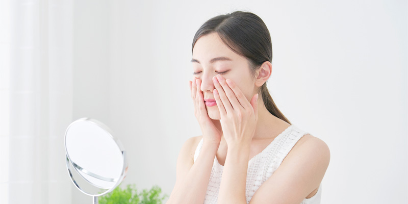 保湿で乾燥による小じわを目立ちにくくするイメージ