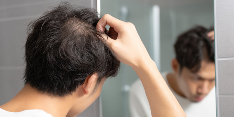 AGA治療薬の副作用について医師に相談するイメージ