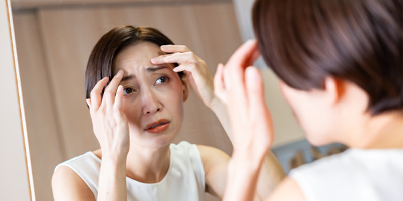 額の前頭筋とおでこの横ジワの関係